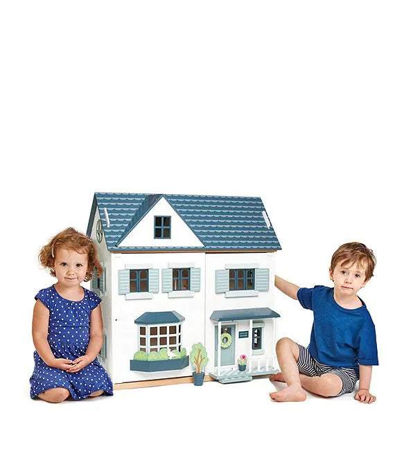 Dovetail cottage wooden dollhouse