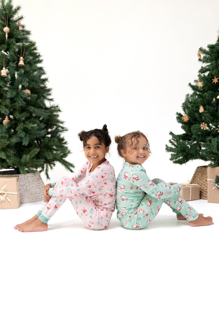 Golfing Mrs. Claus And Elves - Loungewear Pajama Set
