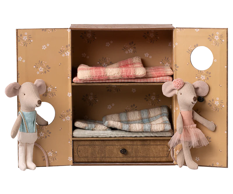 Ballet Mice in Dance Studio, Little Sister & Brother