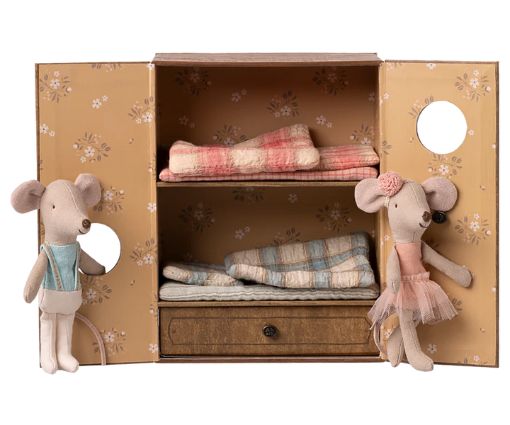 Ballet Mice in Dance Studio, Little Sister & Brother