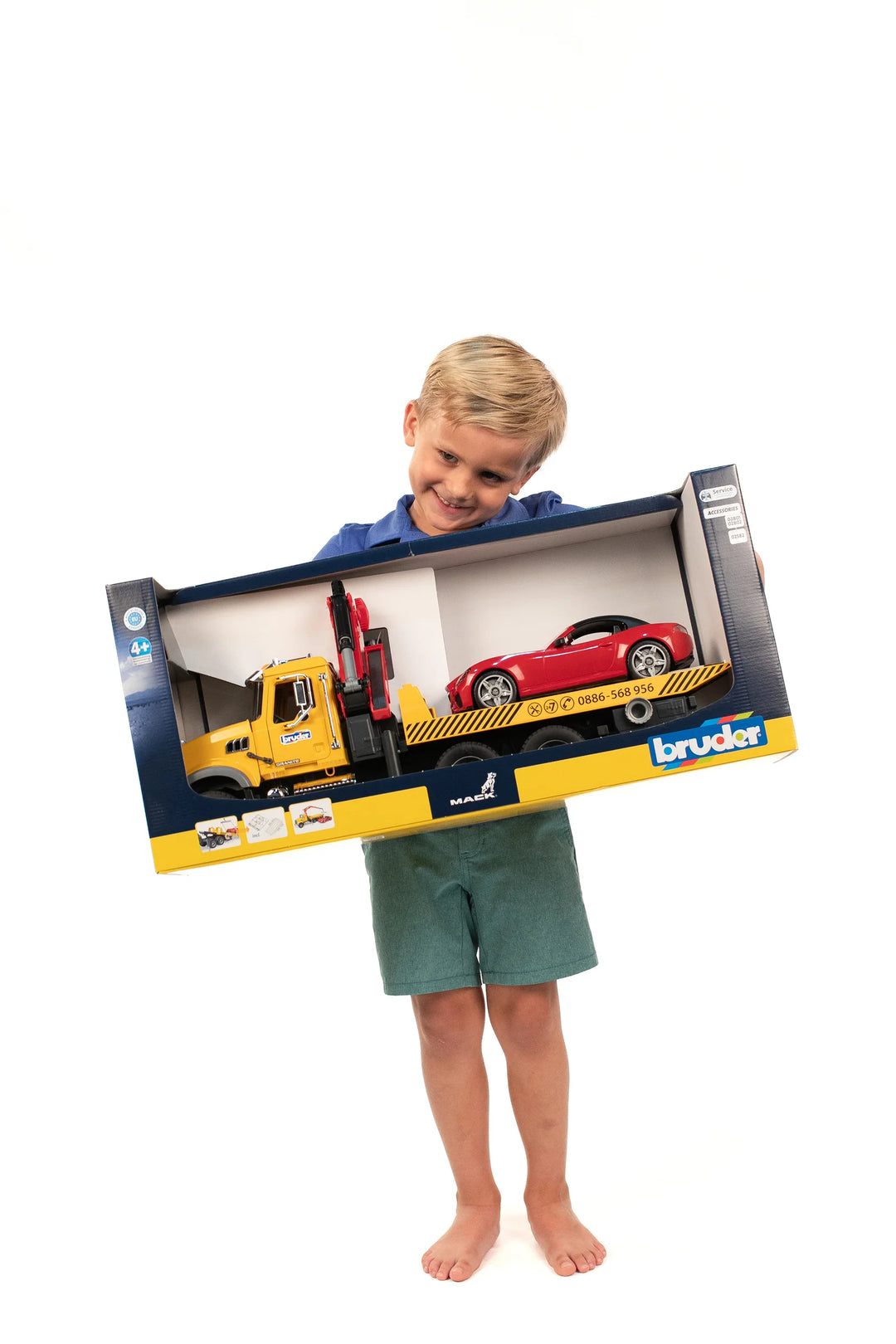Mack Granite Tow Truck with Roadster